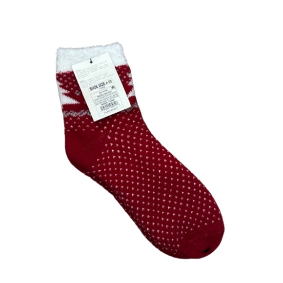 NWT a new day Women's Shoe Sz.4-10 Red/White Pattern Soft & Cozy Holiday Socks - Picture 1 of 8